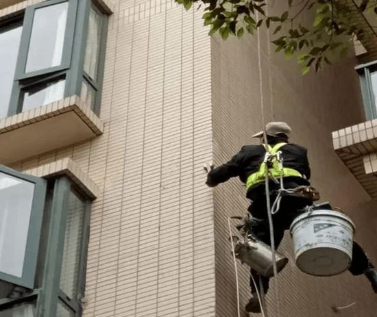 襄樊地下室漏水原因_飄窗外墻漏水是什么原因