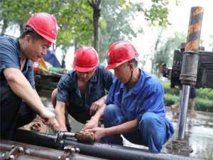 荊州熱水器漏水什么原因_熱水器旁邊漏水