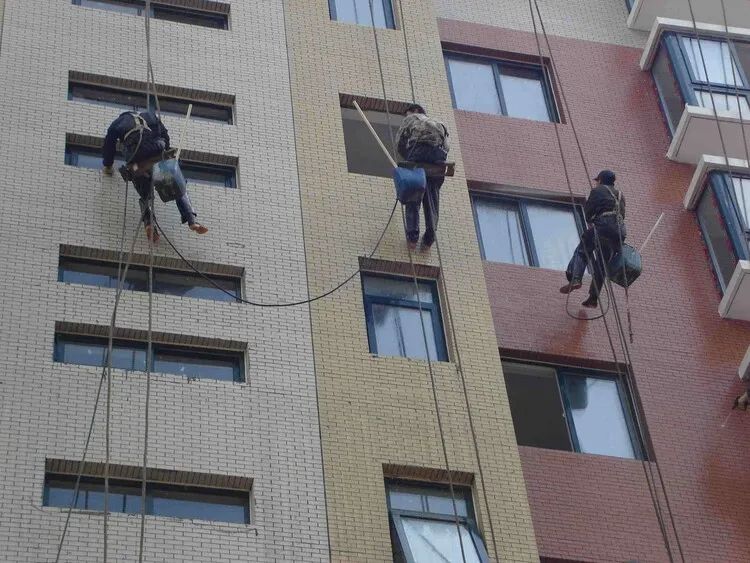 雨天，外墻漏水怎么辦？從找漏到維修一步到位